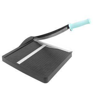 Paper cutter